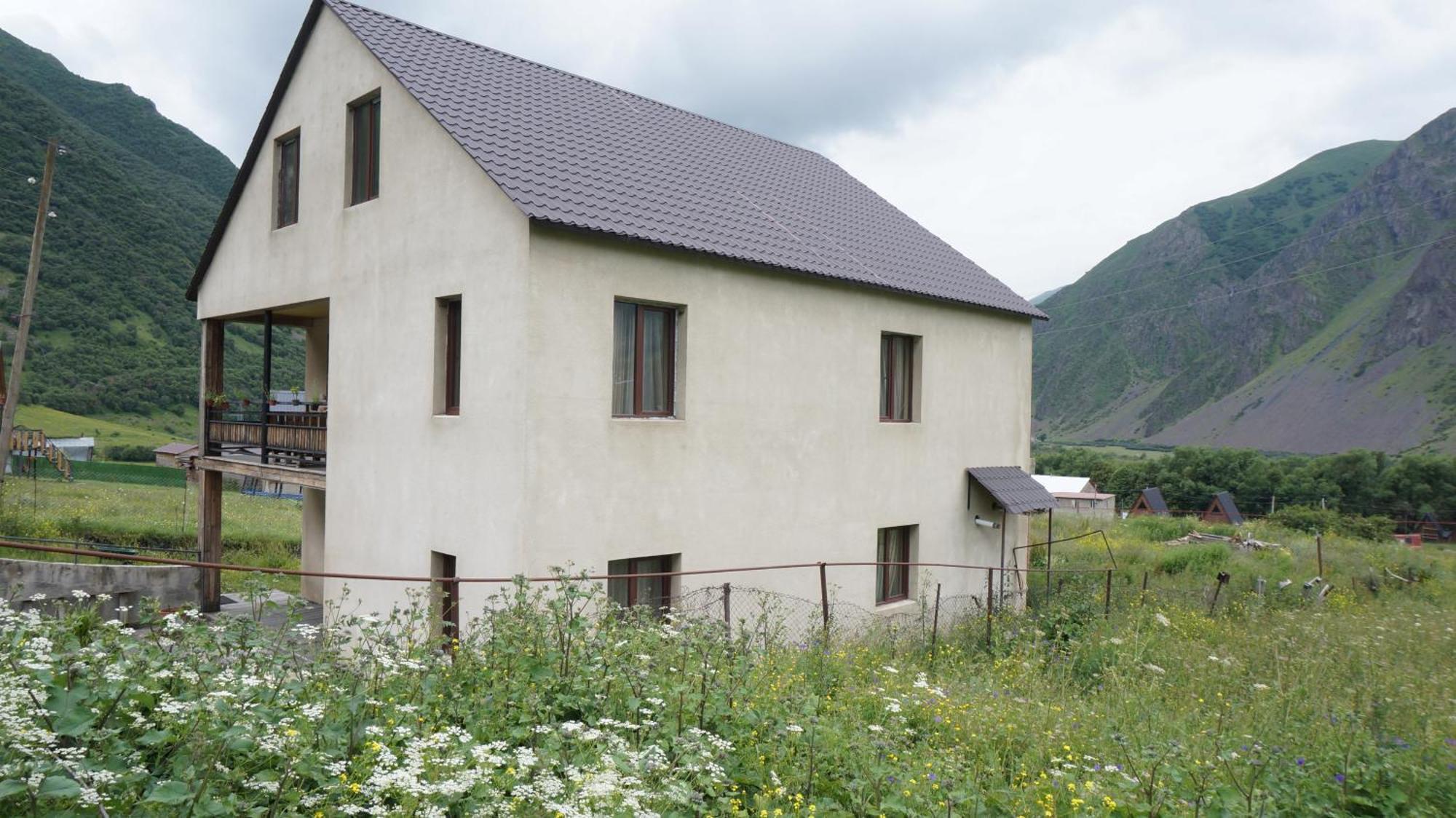 Arte In Kazbegi Hotel Exterior photo