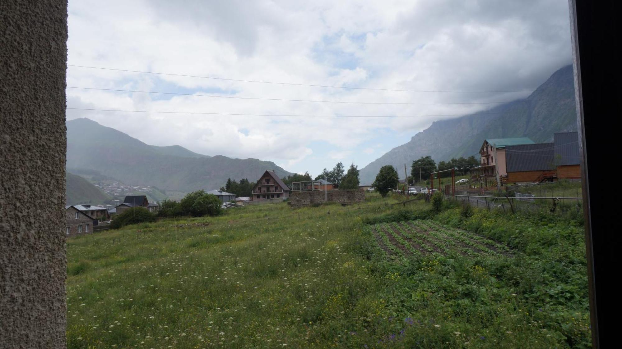 Arte In Kazbegi Hotel Exterior photo