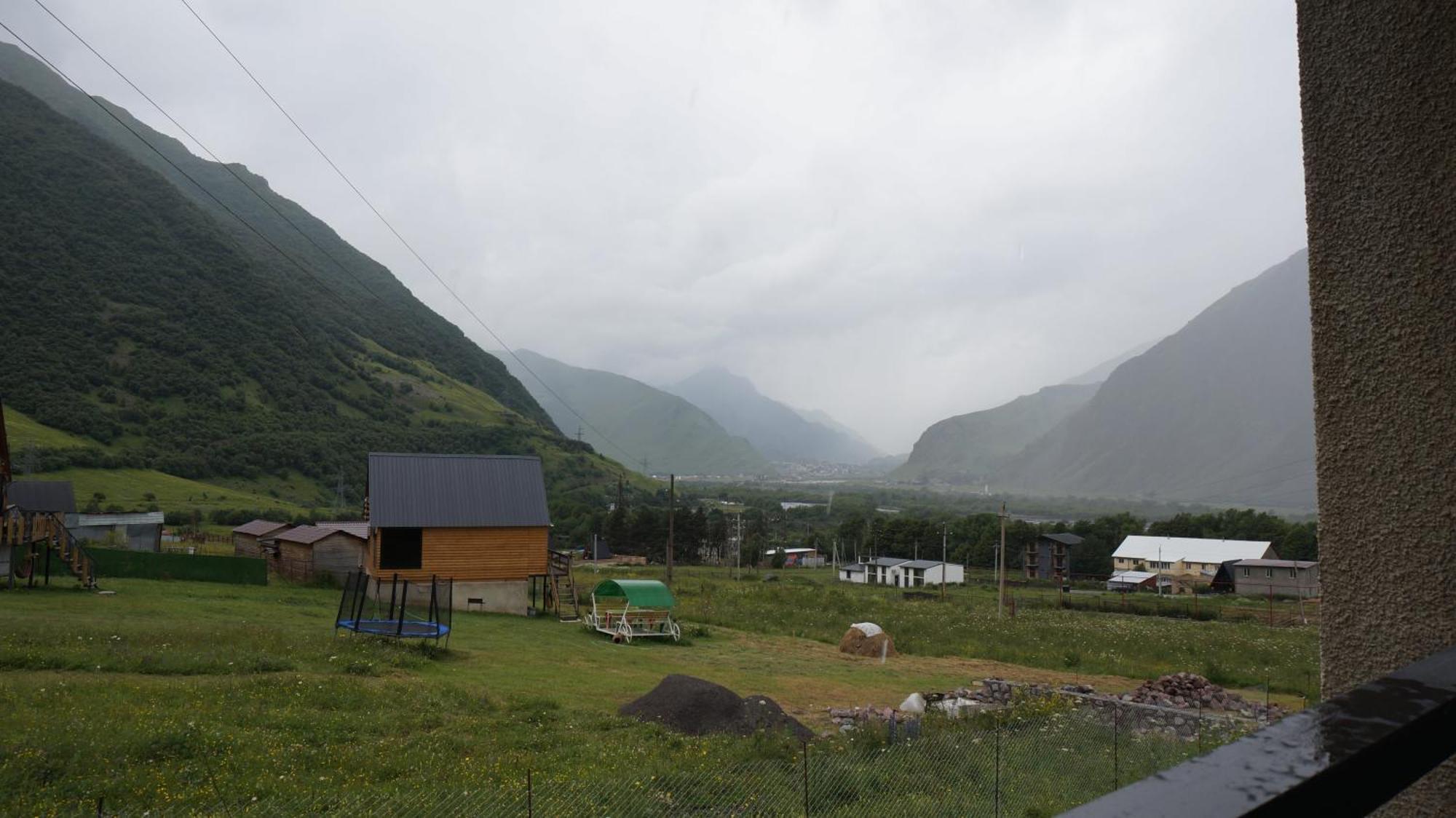 Arte In Kazbegi Hotel Exterior photo