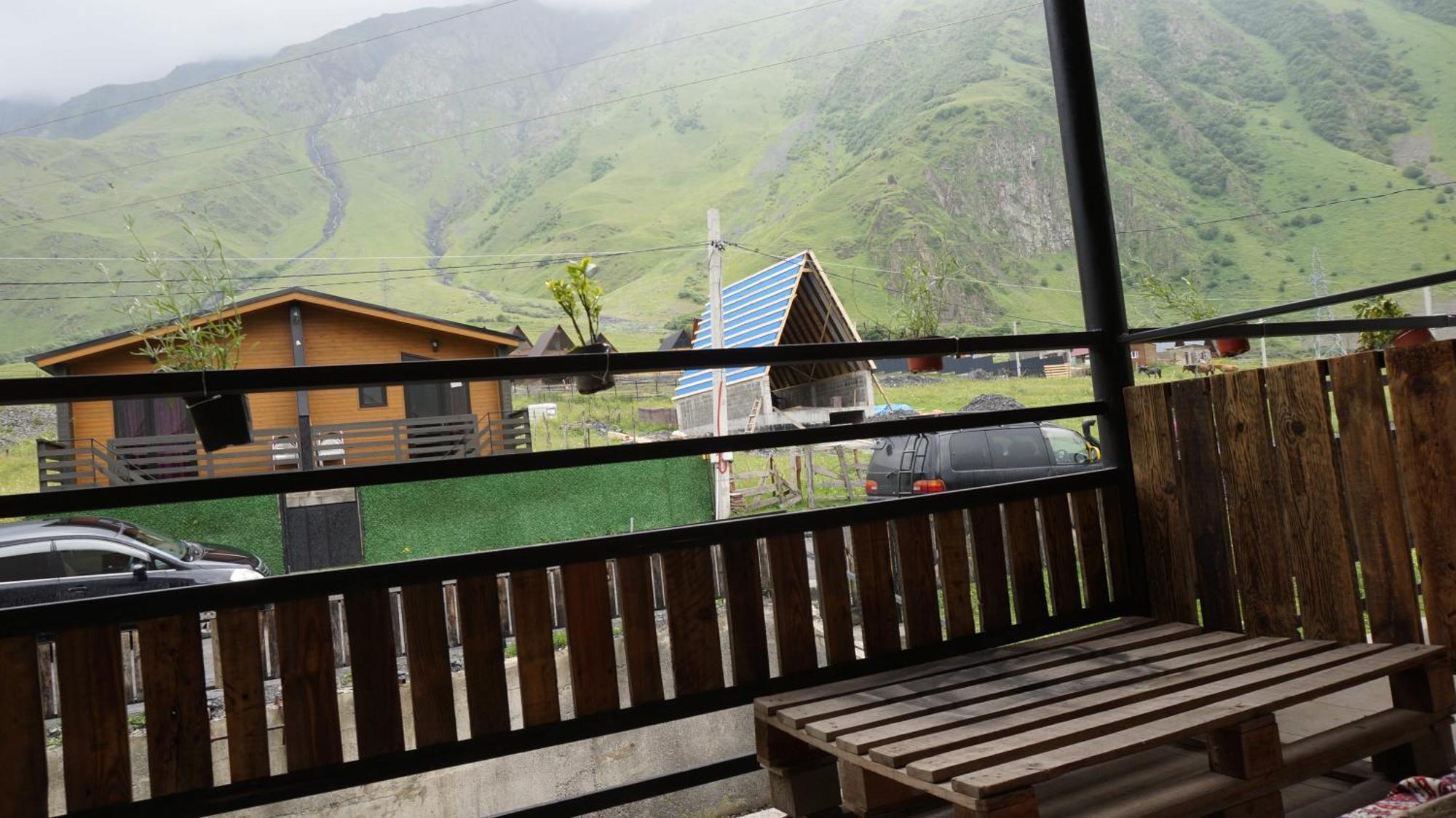 Arte In Kazbegi Hotel Exterior photo