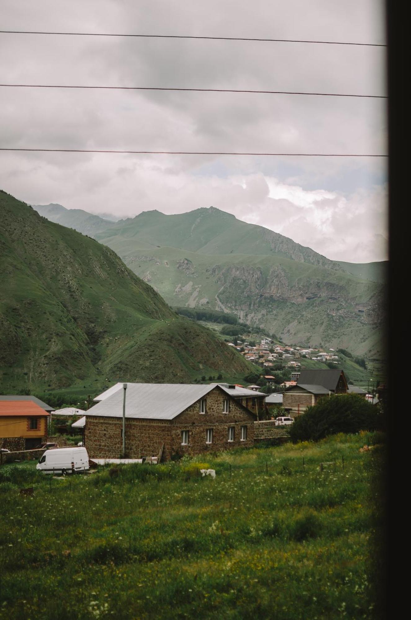 Arte In Kazbegi Hotel Exterior photo