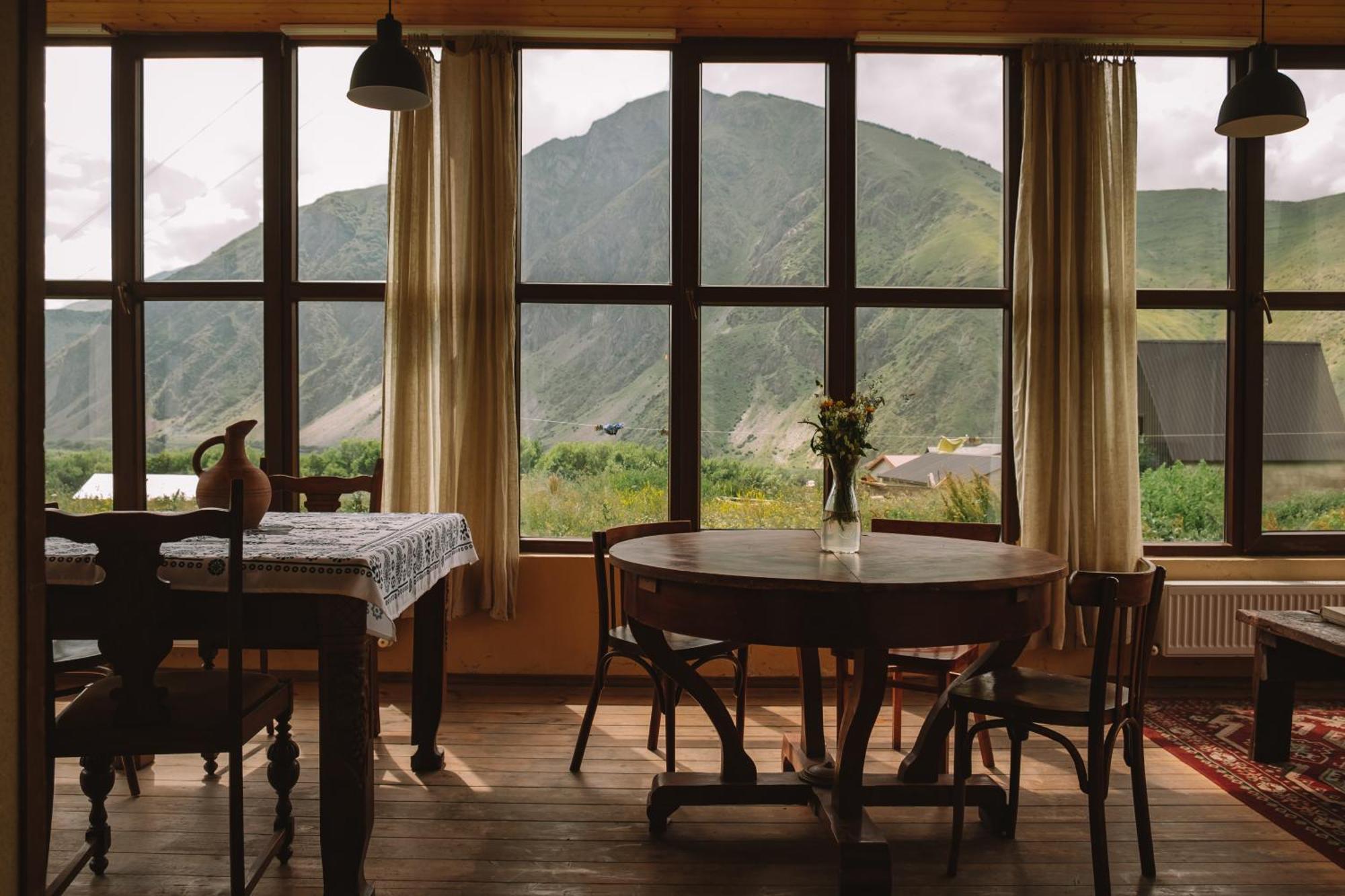Arte In Kazbegi Hotel Exterior photo