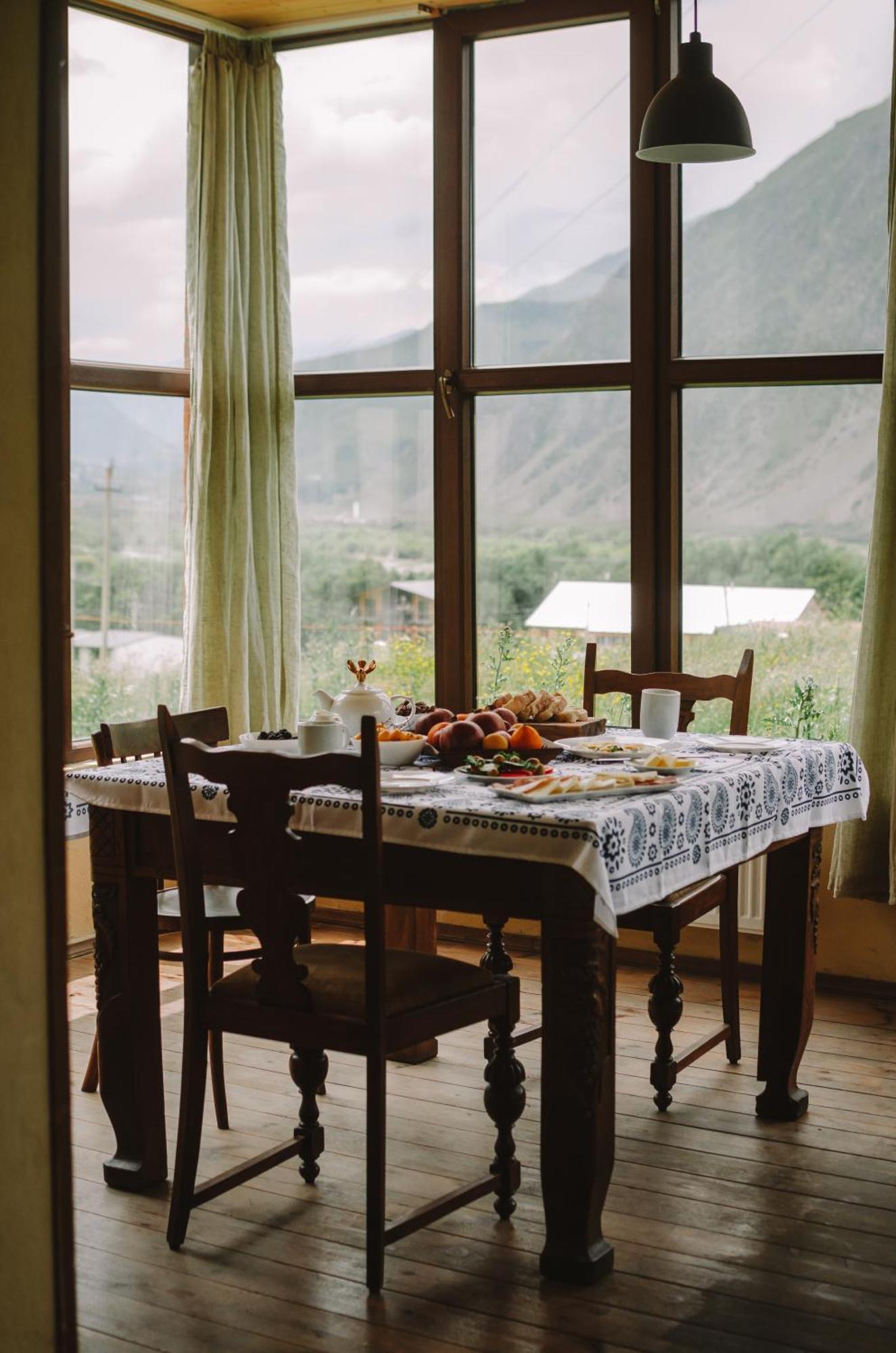 Arte In Kazbegi Hotel Exterior photo