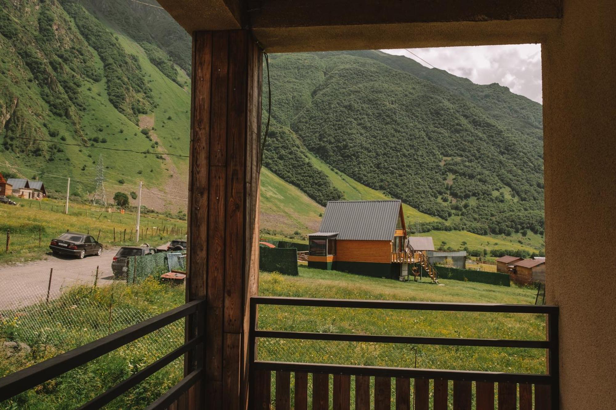 Arte In Kazbegi Hotel Exterior photo